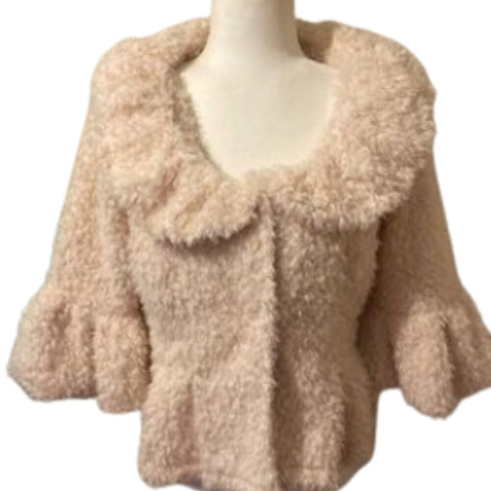 Carolyn Taylor fuzzy cream colored short jacket size medium